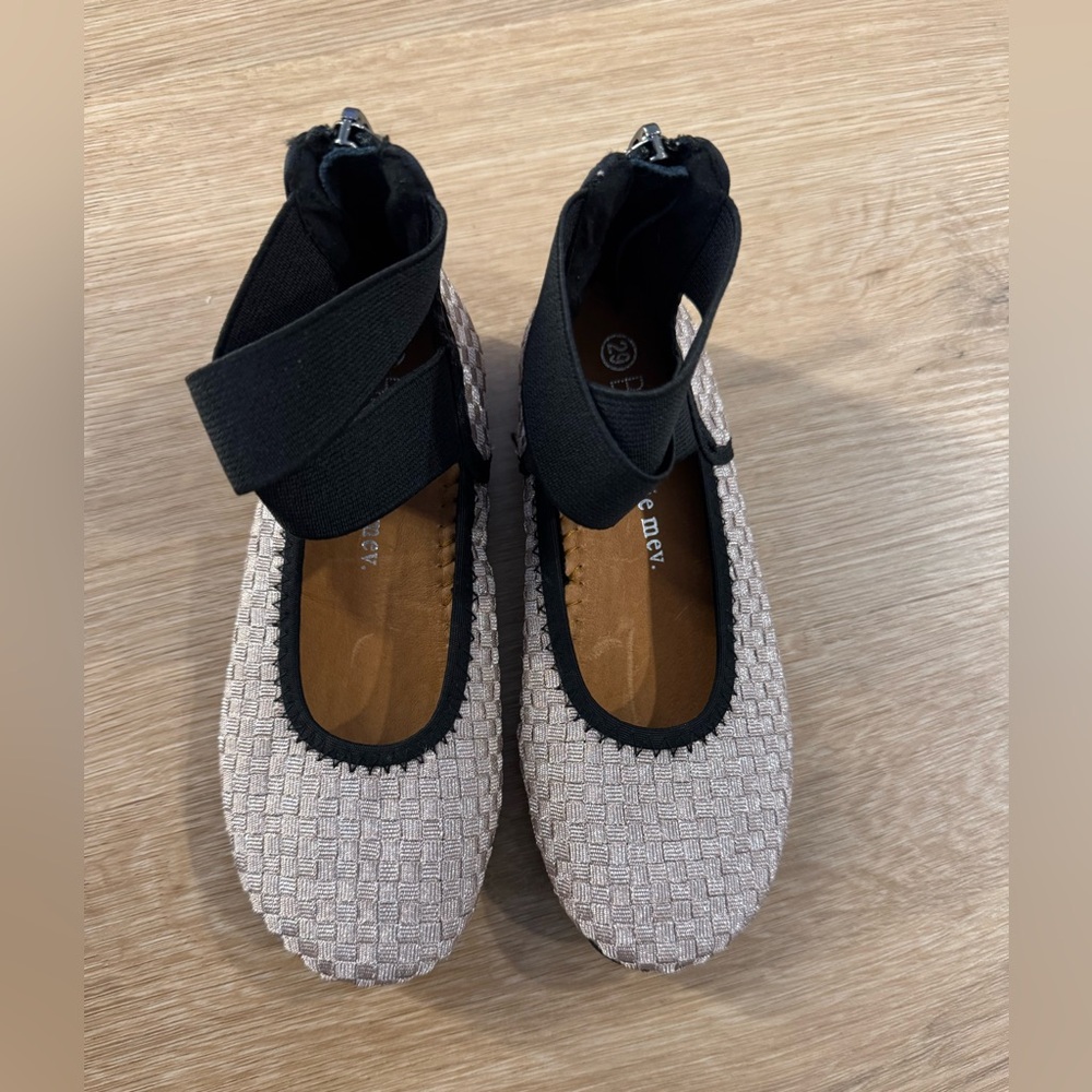 bm bernie mev Girls SZ 29 11.5 Ballet Flats Metallic